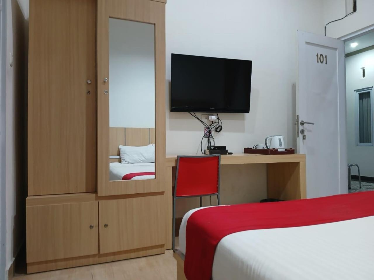 Macan Kumbang Residence Palembang Exterior photo