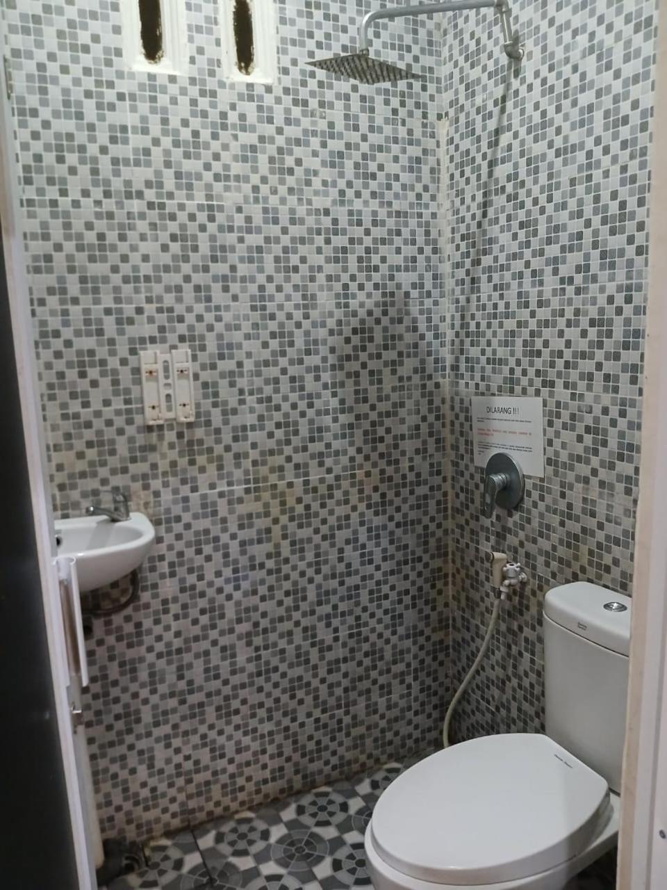 Macan Kumbang Residence Palembang Exterior photo